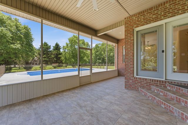 180 Gilliam Ln, Tullahoma, TN 37388