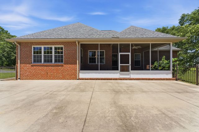 180 Gilliam Ln, Tullahoma, TN 37388