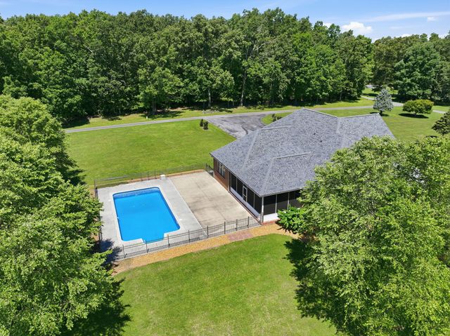 180 Gilliam Ln, Tullahoma, TN 37388