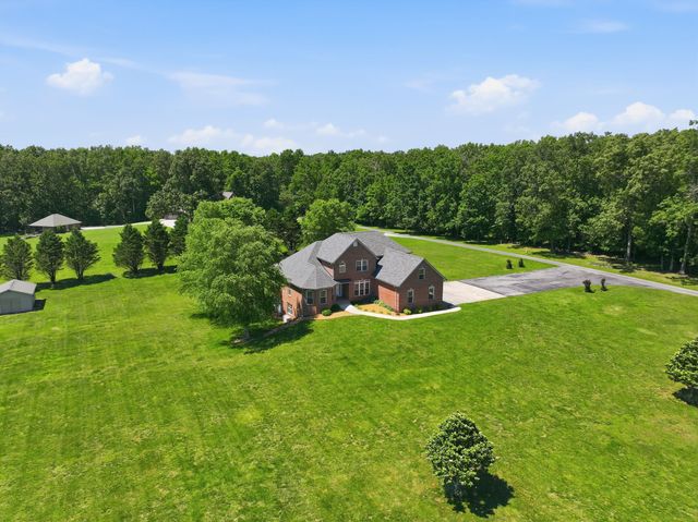 180 Gilliam Ln, Tullahoma, TN 37388