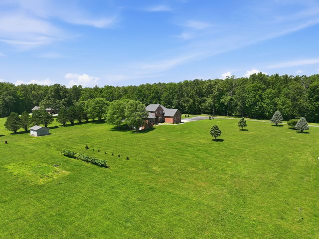 180 Gilliam Ln, Tullahoma, TN 37388