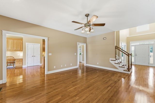 180 Gilliam Ln, Tullahoma, TN 37388