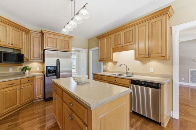 180 Gilliam Ln, Tullahoma, TN 37388