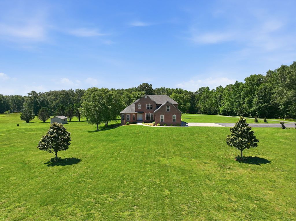 180 Gilliam Ln, Tullahoma, TN 37388