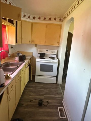 112 W Balph Ave, New Castle, PA 16102