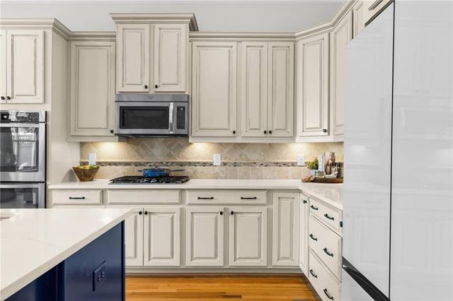 910 Acadiana Drive, Sandy Springs, GA 30328
