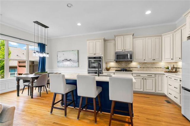 910 Acadiana Drive, Sandy Springs, GA 30328