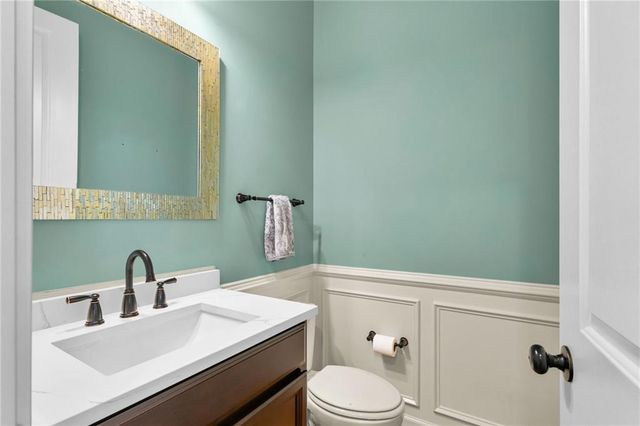 910 Acadiana Drive, Sandy Springs, GA 30328