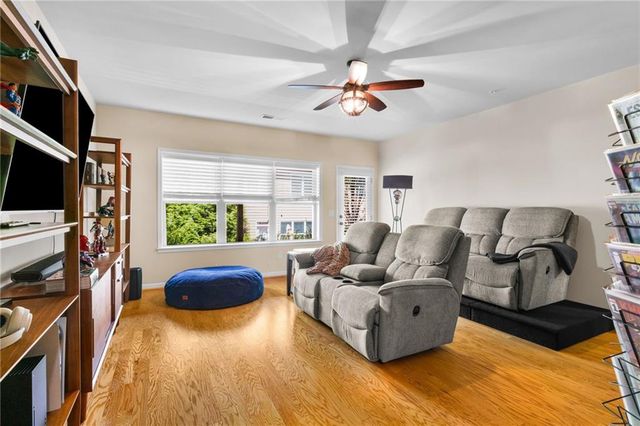 910 Acadiana Drive, Sandy Springs, GA 30328