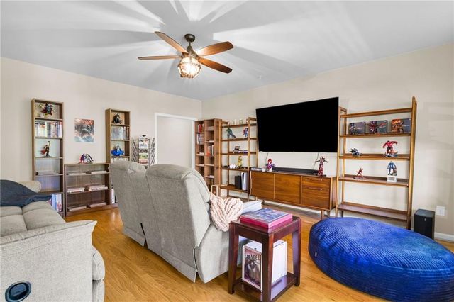 910 Acadiana Drive, Sandy Springs, GA 30328