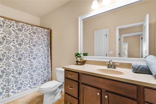 910 Acadiana Drive, Sandy Springs, GA 30328