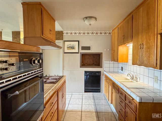 3117 Agate Street, Bakersfield, CA 93304