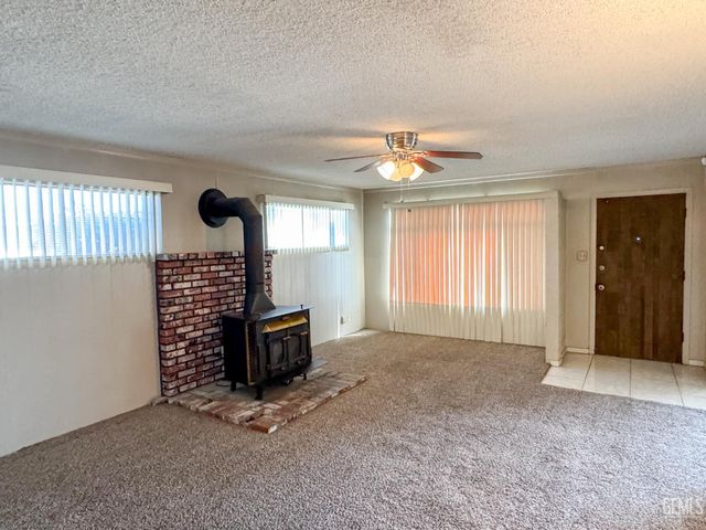 3117 Agate Street, Bakersfield, CA 93304