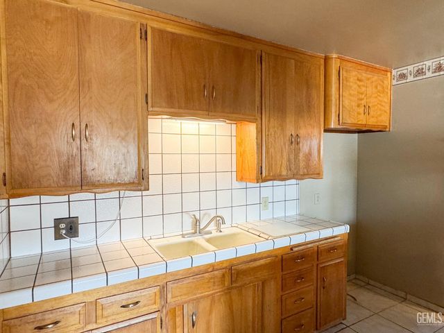 3117 Agate Street, Bakersfield, CA 93304