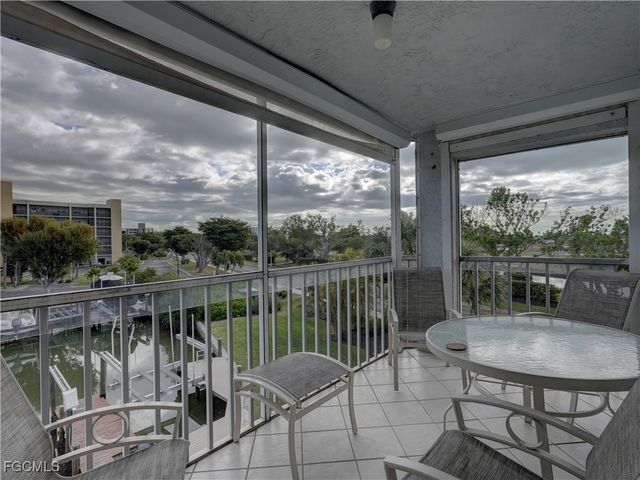 4511 Bay Beach LN 211, Fort Myers Beach, FL 33931
