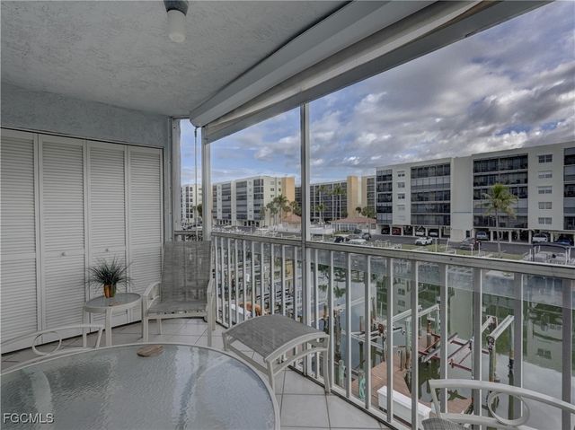 4511 Bay Beach LN 211, Fort Myers Beach, FL 33931