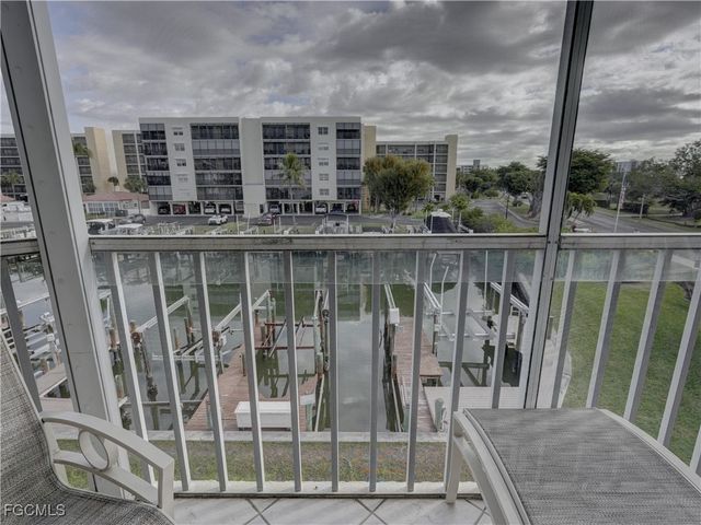 4511 Bay Beach LN 211, Fort Myers Beach, FL 33931