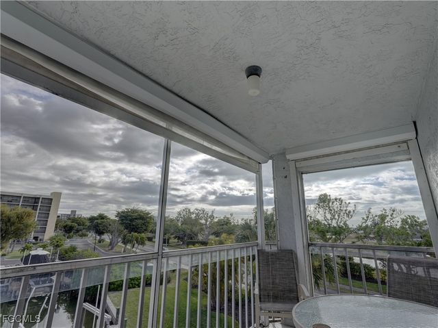 4511 Bay Beach LN 211, Fort Myers Beach, FL 33931