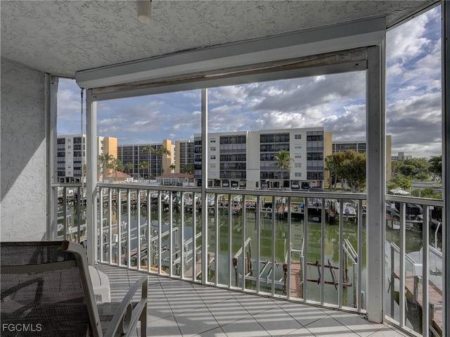 4511 Bay Beach LN 211, Fort Myers Beach, FL 33931