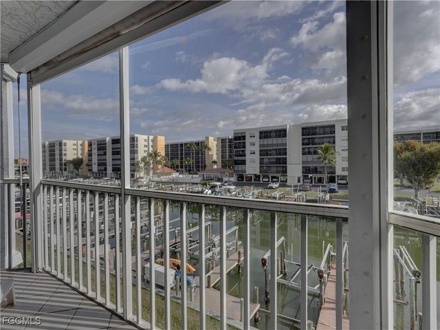 4511 Bay Beach LN 211, Fort Myers Beach, FL 33931