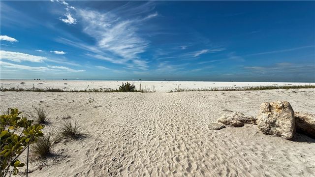 4511 Bay Beach LN 211, Fort Myers Beach, FL 33931