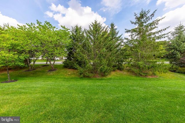 27 EMBASSY DR, Woolwich Twp, NJ 08085