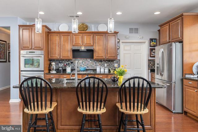 27 EMBASSY DR, Woolwich Twp, NJ 08085