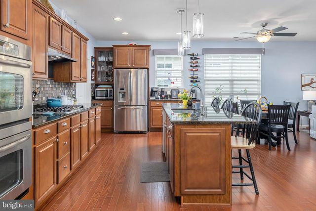 27 EMBASSY DR, Woolwich Twp, NJ 08085