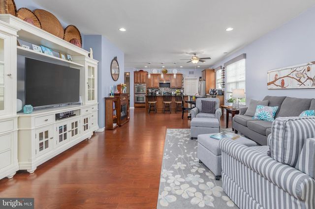 27 EMBASSY DR, Woolwich Twp, NJ 08085
