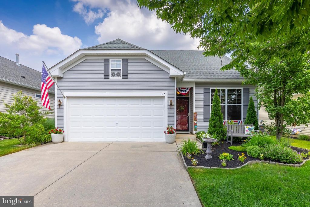 27 EMBASSY DR, Woolwich Twp, NJ 08085