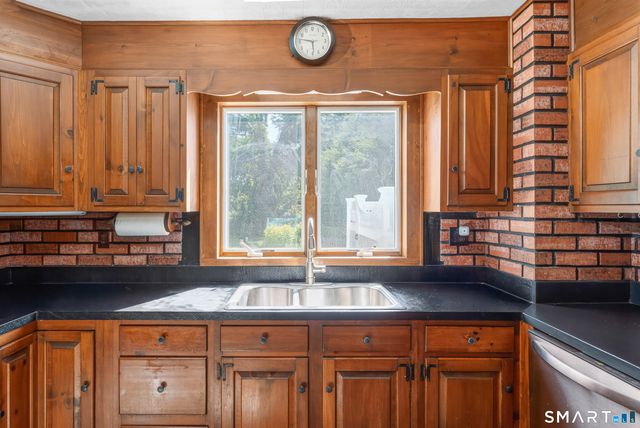 39 Clearview Avenue, Danbury, CT 06811