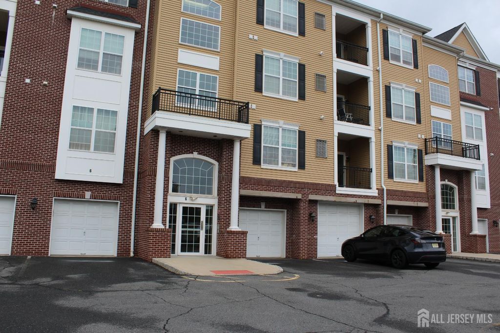 611 Doral Court, Piscataway, NJ 08854
