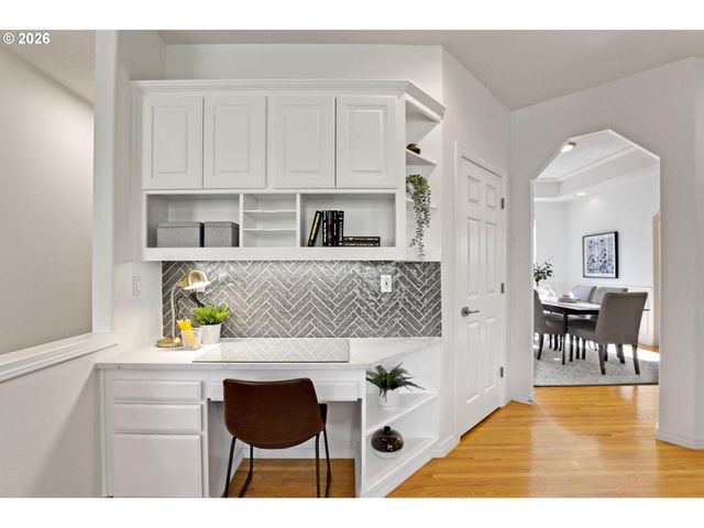 9719 Nw FLEISCHNER St, Portland, OR 97229