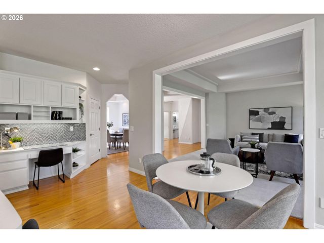 9719 Nw FLEISCHNER St, Portland, OR 97229