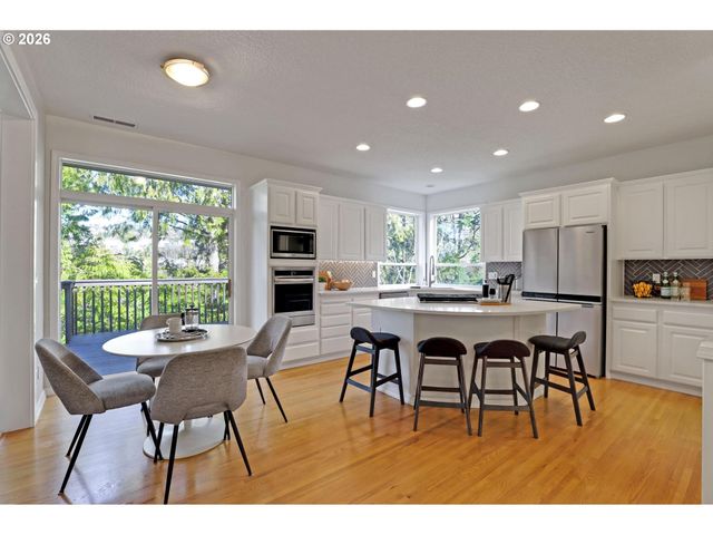 9719 Nw FLEISCHNER St, Portland, OR 97229