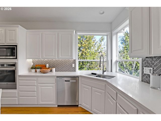 9719 Nw FLEISCHNER St, Portland, OR 97229