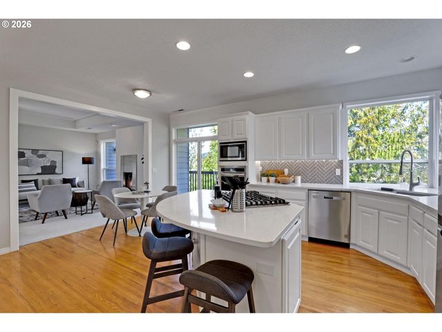 9719 Nw FLEISCHNER St, Portland, OR 97229