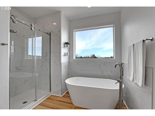 9719 Nw FLEISCHNER St, Portland, OR 97229