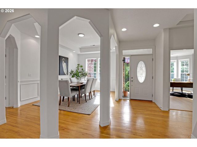 9719 Nw FLEISCHNER St, Portland, OR 97229