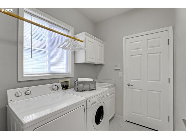 9719 Nw FLEISCHNER St, Portland, OR 97229