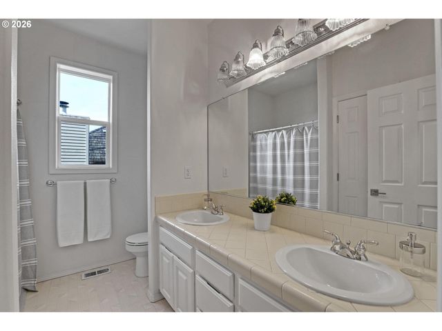 9719 Nw FLEISCHNER St, Portland, OR 97229