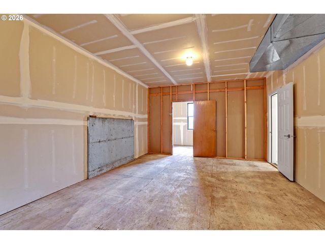 9719 Nw FLEISCHNER St, Portland, OR 97229