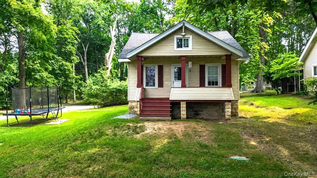 36 Evergreen Avenue, Poughkeepsie, NY 12601