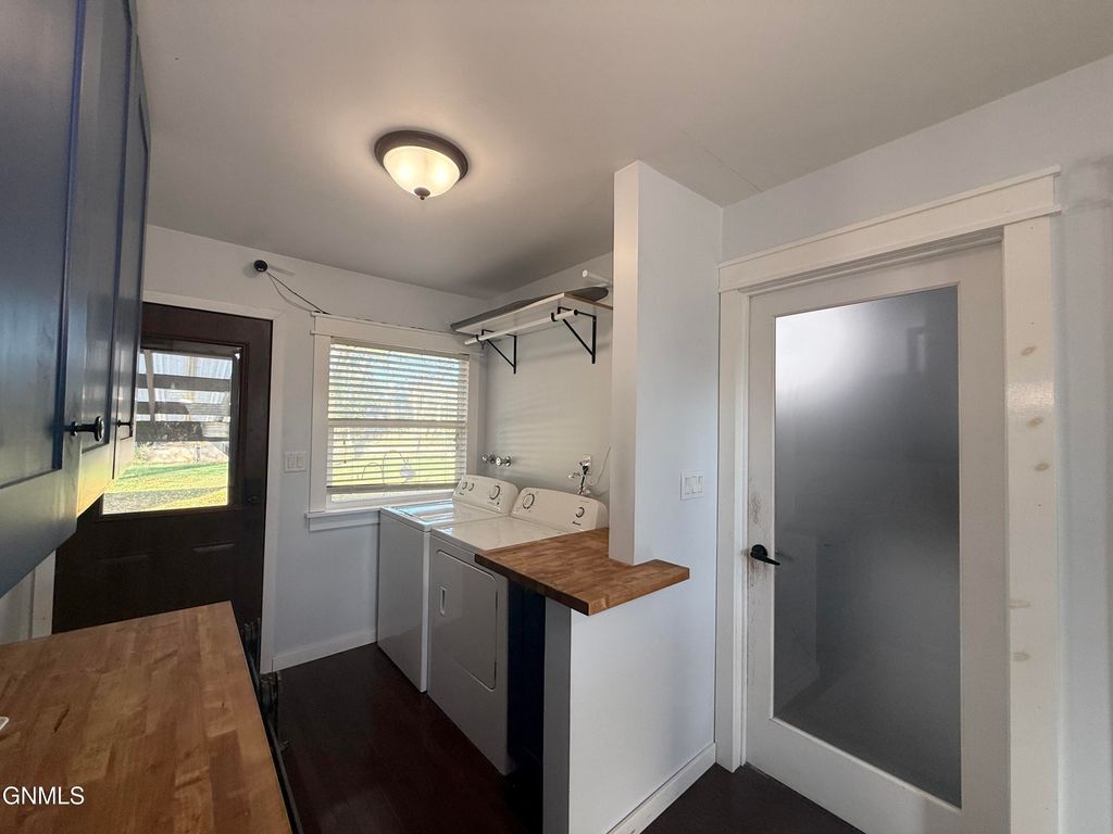 509 3rd Street NE, Watford City, ND 58854 photo 3