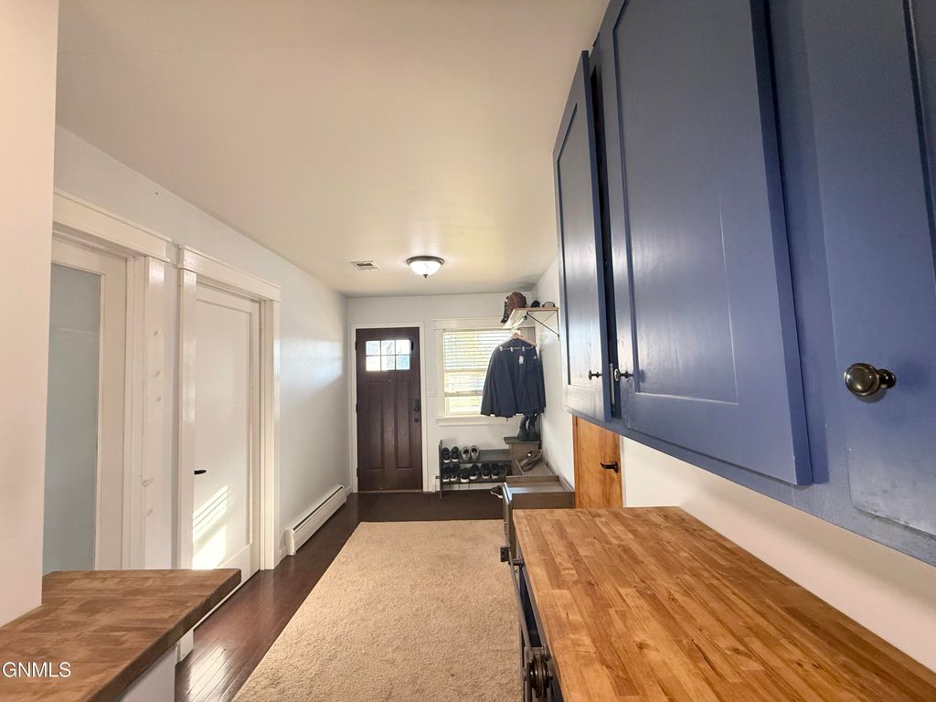 509 3rd Street NE, Watford City, ND 58854 photo 4