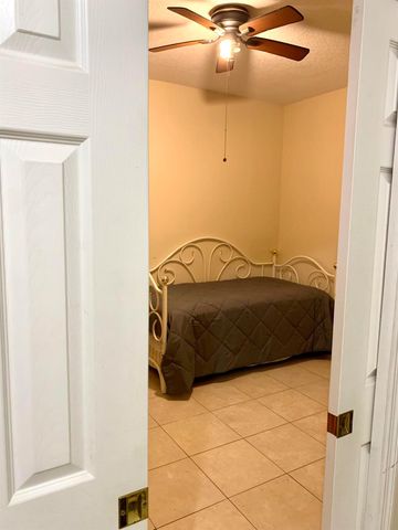 2080 Greenview Shores Boulevard 402, Wellington, FL 33414