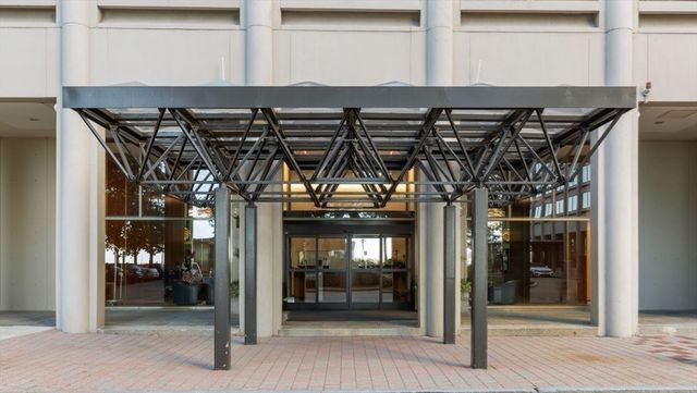 65 E India Row 25G, Boston, MA 02110