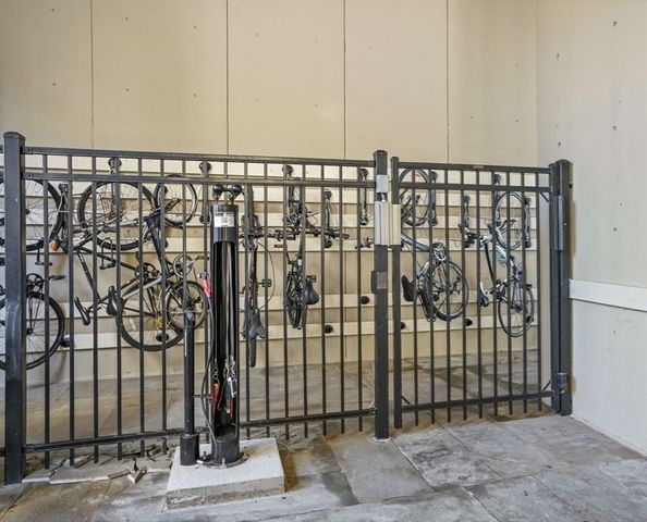 65 E India Row 25G, Boston, MA 02110