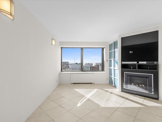 65 E India Row 25G, Boston, MA 02110