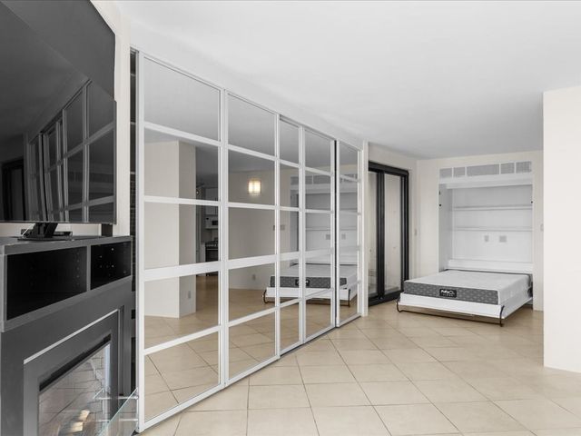 65 E India Row 25G, Boston, MA 02110